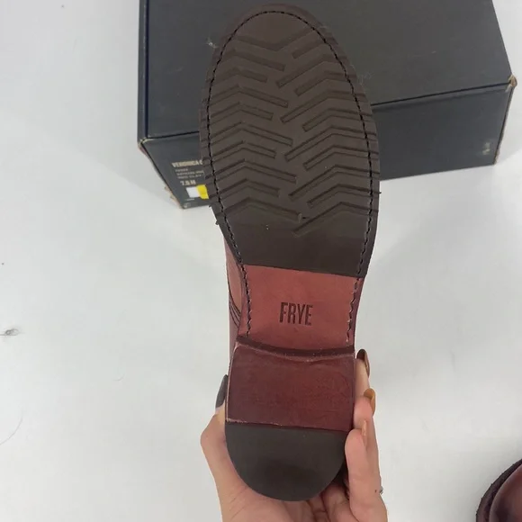 Frye Cherry Brown Ankle Booties Classic Design Smooth Leather - Picture 9 of 9